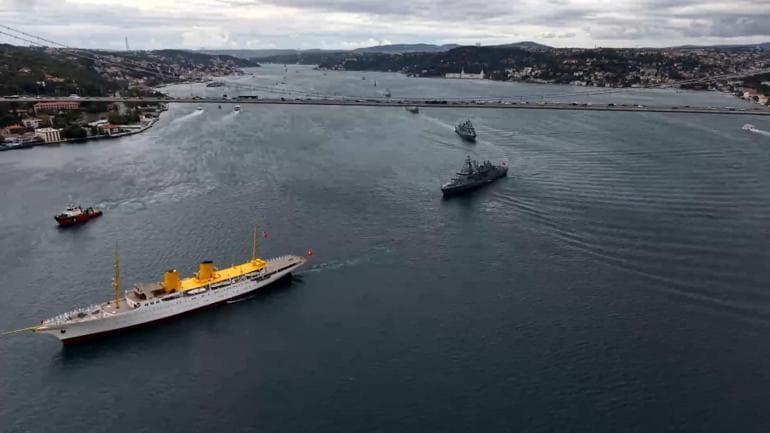 Preveze Deniz Zaferi’nin 488’inci yıl dönümünde İstanbul Boğazı’nda 15 gemiyle geçit töreni